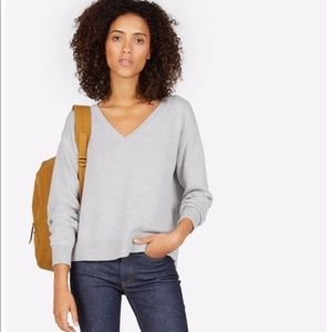 Everlane Grey V-Neck crop sweater Sz S